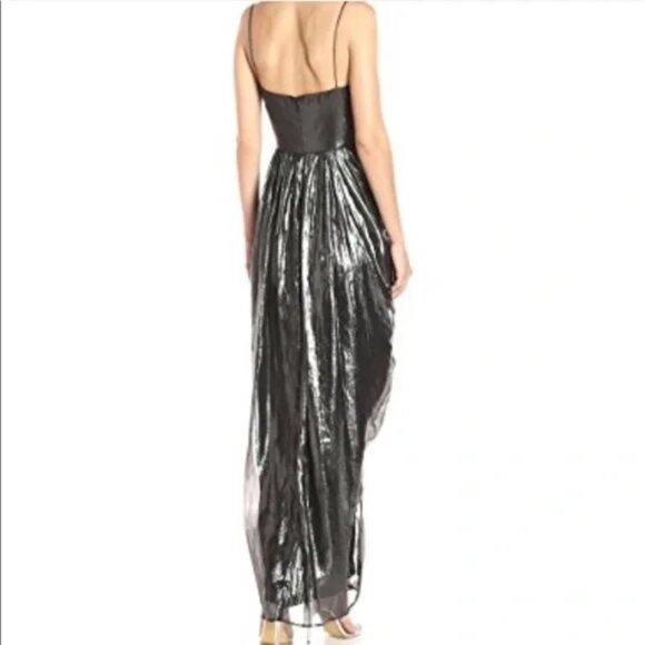 ❤️ Vera Wang Metallic Silver Gown - Picture 9 of 9